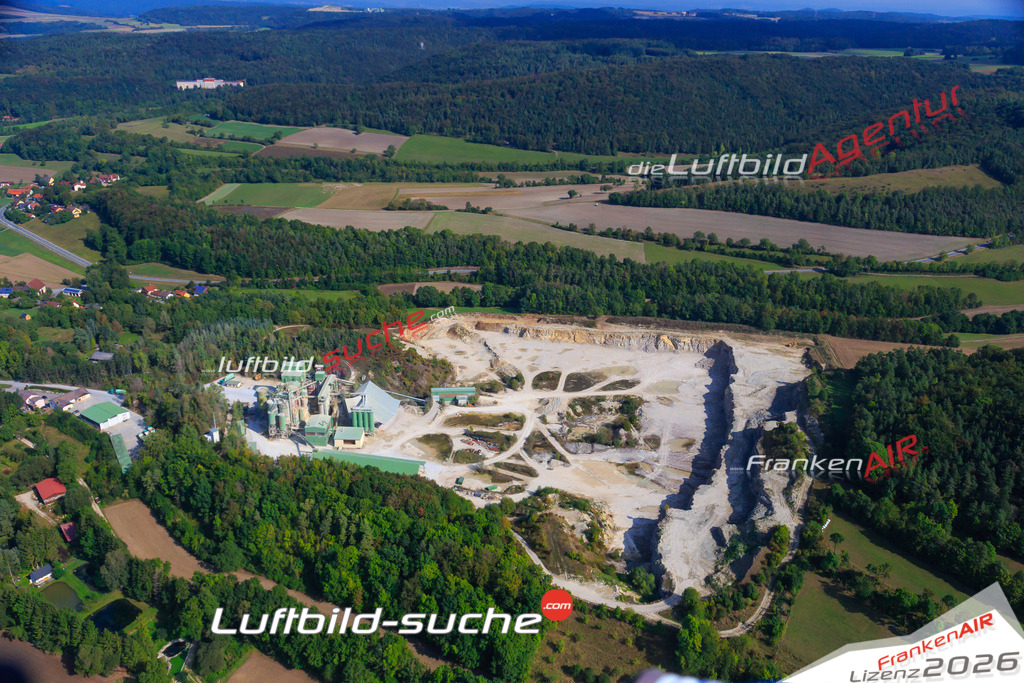 Die Luftaufnahme Steinbruch - Bad Staffelstein wurde vom UL-Flugzeug (keine Drohne) aus fotografiert.Hohe Druck- Auflösung-die Geschenkidee!
