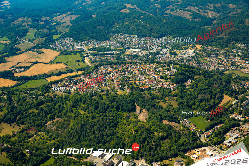Die Luftaufnahme Obermarsberg - Marsberg wurde 2022 vom Flugzeug aus (keine Drohne) erstellt. Hohe Auflösung -für große Poster und Wandbilder geeignet - Garantiert!