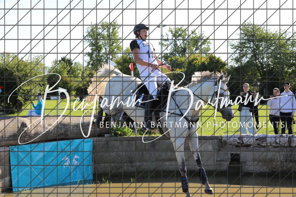 AZ2A1128 | Benjamin Bartmann Photomoments