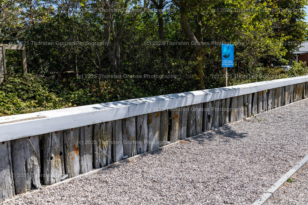 Whale bone fence Romo, Denmark, 2023, Walknochenzaun Römö, Dänemark, 2023 | Juvre's whalebone fence on Romo is the only one of its kind. Der Walknochenzaun von Juvre auf Römö ist der einzige seiner Art.  - Realisiert mit Pictrs.com