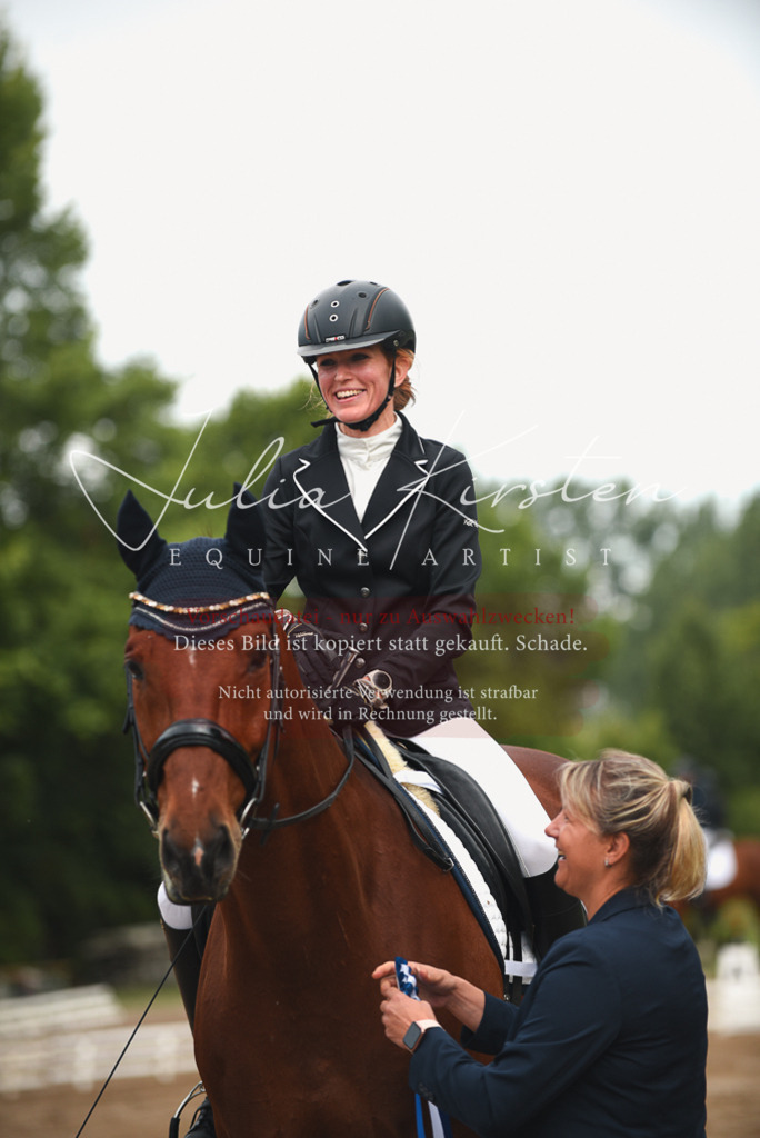 DSC_0295 | Pferde- und Turnierfotografie in Westsachsen. Pferdeportraits, Auftragszeichnungen und intuitive Kunst.