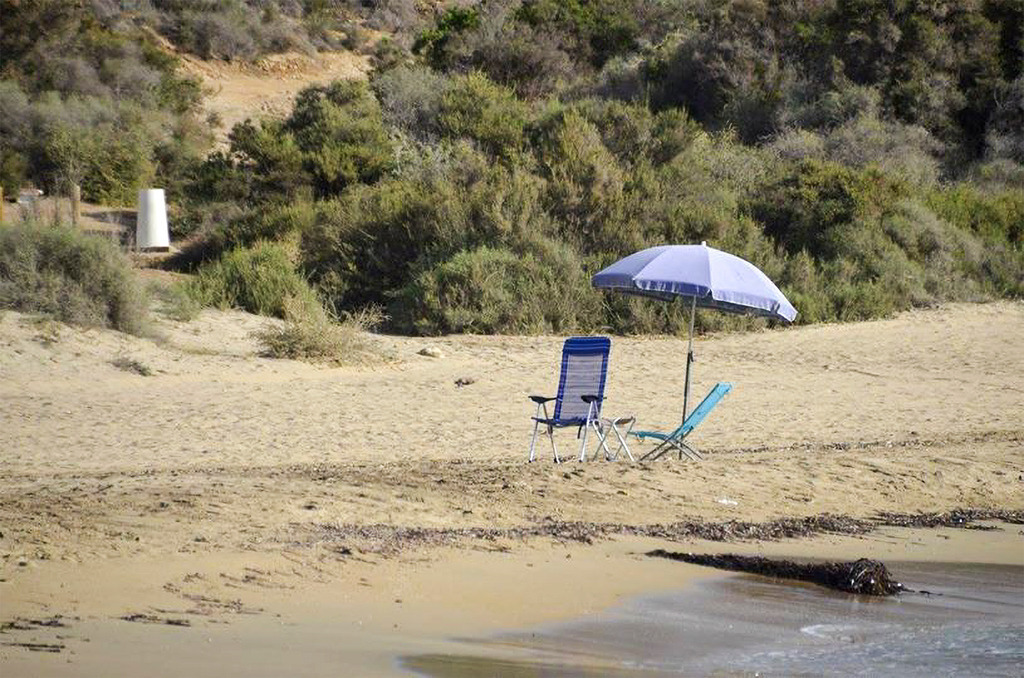 Strand und Meer Romantik bei Aguilas in Spanien | Eigentlich schon eine Einladung um zu verweilen und die Seele baumeln zu lassen. Der Strand von Aguilas in Spanien lädt ein zu ausgedehnten Spaziergängen und Abkühlung im Wasser - Realisiert mit Pictrs.com