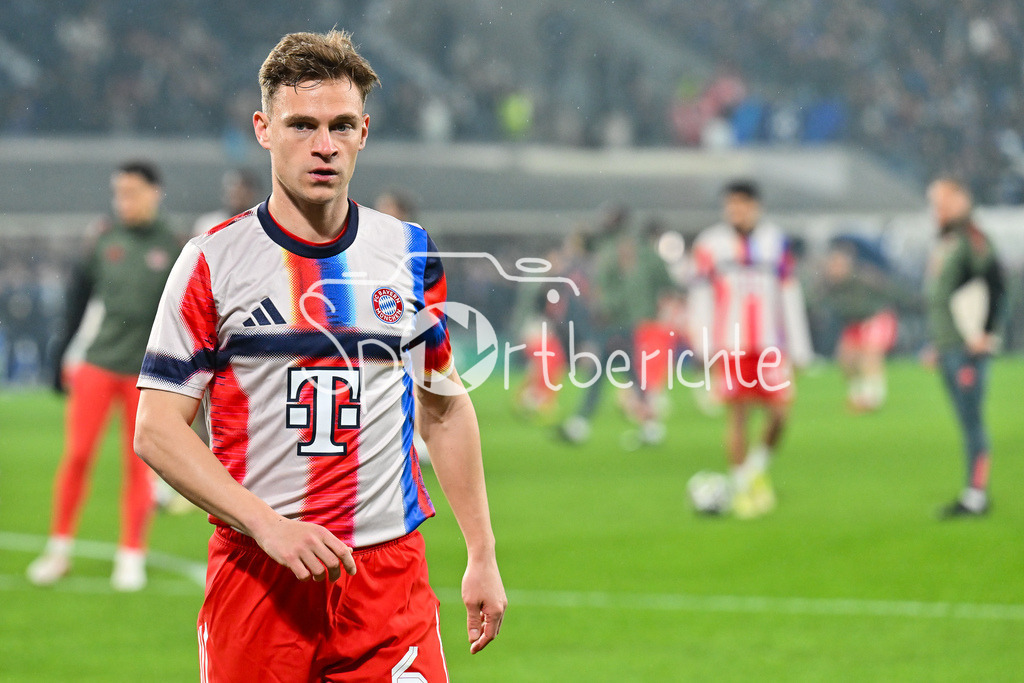 Atalanta Bergamo - FC Bayern München | BERGAMO, ITALY - 10. MARCH: Joshua KIMMICH (FC Bayern Munich 6) during the warmup before the UEFA Champions League match between Atalanta Bergamo vs. FC Bayern Munich on first leg of round of 16 at New Balance Arena