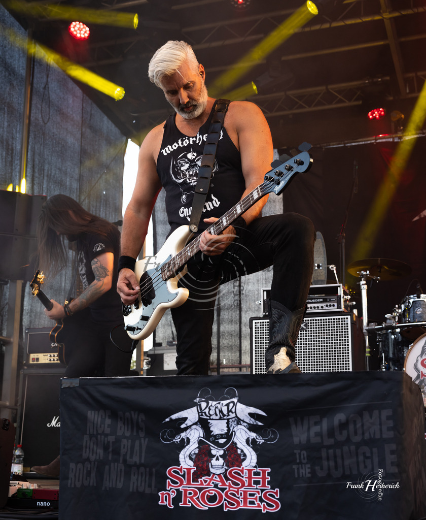 Slash n´Roses | Slash n´Roses - Realisiert mit Pictrs.com