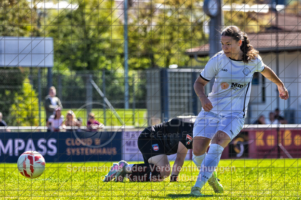 20260906_122738_0264-Bearbeitet_(c)_by_PhotoPeet | Luisa Reiser (1.FC Donzdorf #05) beim 2:01.FC Donzdorf (weiß) vs. 1.FC Heidenheim 1846 (rot), Fußball, Frauen-Verbandspokal Gruppe 2, 2. Runde, Saison 2026/2027, Rasenplatz Lautertal Stadion, Süßener Straße 16, 73072 Donzdorf, 06.09.2026 - 11:00 Uhr,Foto: PhotoPeet / Sport- &amp; Eventfotografie / Peter Harich