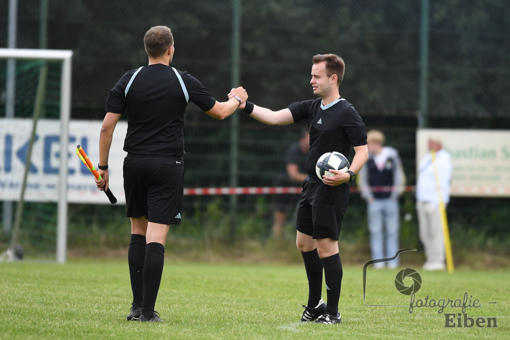 Sport-Duwe Cup | Sport-Duwe Cup Oldenburg; SSV Jeddenloh (weiß)-VFB Oldenburg (blau) am 05.07.2025 in Oldenburg (Sportanlage TuS Eversten), Photo: Philip Eiben 2025 - Realisiert mit Pictrs.com