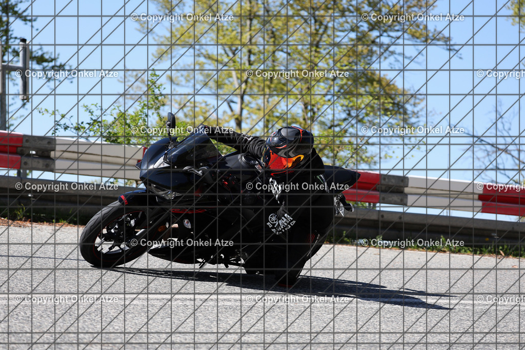 IMG_7597 | Fotograf am Kyffhäuser. Onkel Atze. Kyffhäuser Rennstrecke. Café36. Motorsportfotografie. - Realisiert mit Pictrs.com