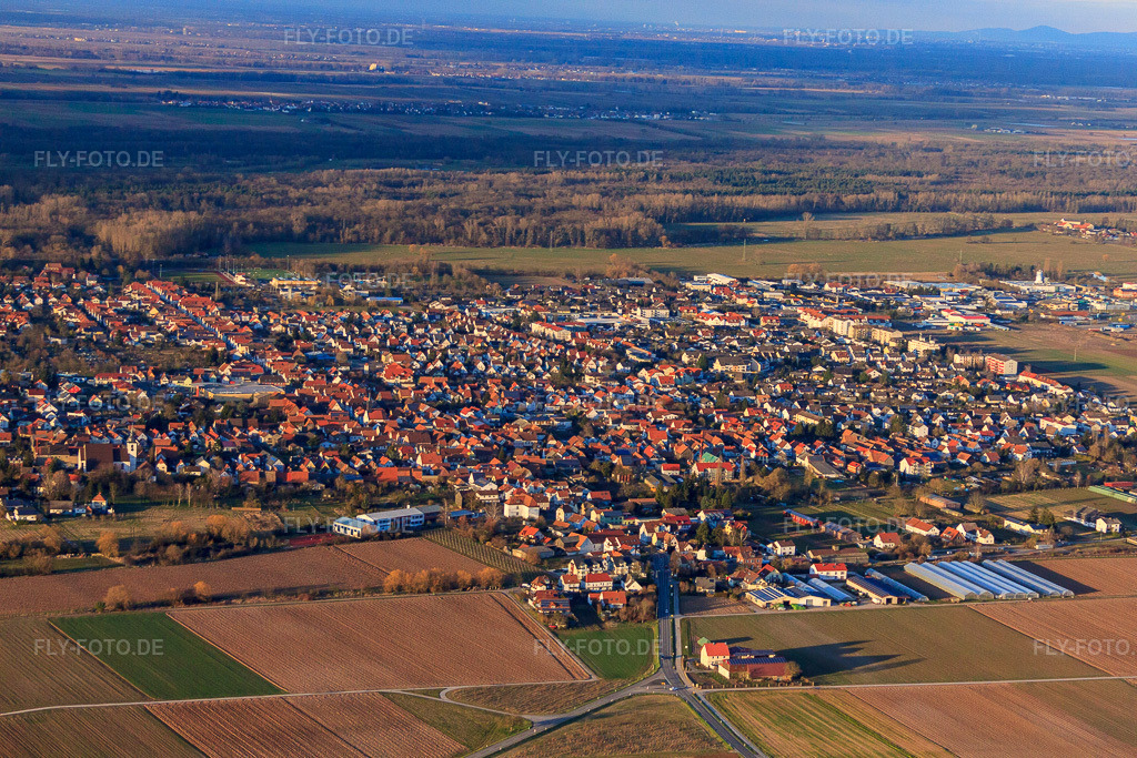 Luftbild: stadtansicht aus Süden im Winter in Offenbach an der Queich im Bundesland Rheinland-Pfalz in Deutschland. Foto: IMG_62235.jpg vom 23.02.2014 durch Werner Riehm/FLY-FOTO.de