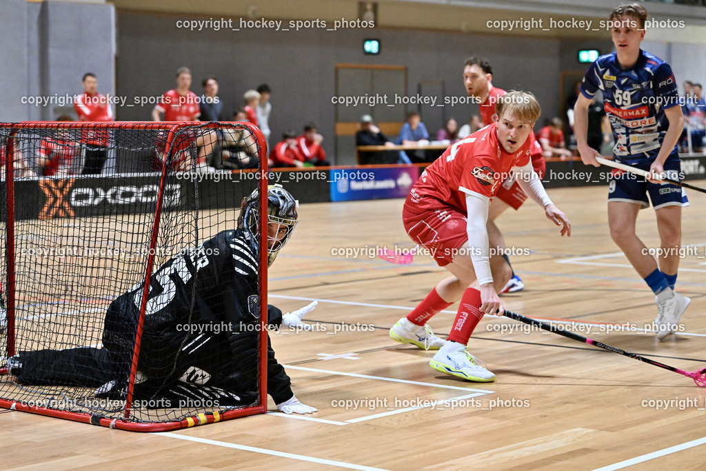 KAC Floorball vs. VSV Unihockey | #55 Maximilian Obereder KAC Floorball, #14 Pascual Fina KAC Floorball, #59 Nino Forelli VSV Unihockey, KAC Floorball vs. VSV Unihockey, KAC Floorball vs. VSV Unihockey am 21.03.2026 in Klagenfurt (Ballspielhalle Waidmannsdorf), Austria, (Photo by Bernd Stefan)