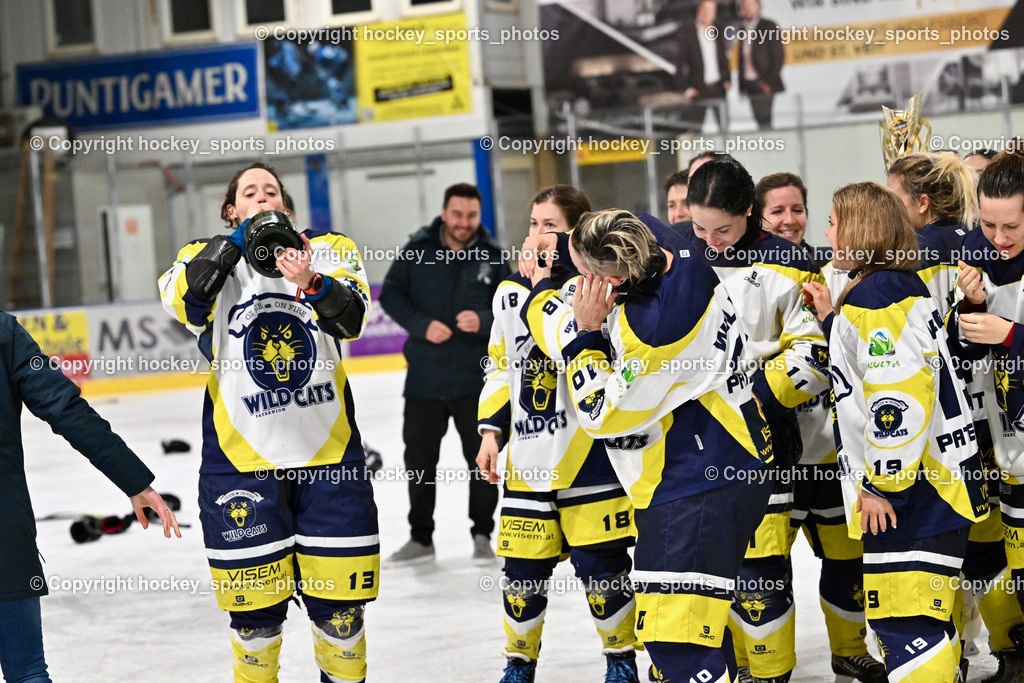 WILDCATS PATERNION & Lady Hawks Siegerehrung-Meisterfeier | Champagner, #13 Stromberger Nicole WILDCATS PATERNION, #10 Domenig Verena WILDCATS PATERNION, #18 Brunner Tatjana WILDCATS PATERNION, #19 Knes Julia WILDCATS PATERNION, Champagner Dusche, Jubel Wildcats Paternion Mannschaft, Meister, WILDCATS PATERNION &amp; Lady Hawks Siegerehrung-Meisterfeier, WILDCATS PATERNION &amp; Lady Hawks Siegerehrung-Meisterfeier am 12.03.2025 in Steindorf (Ossiachersee Halle), Austria, (Photo by Bernd Stefan)
