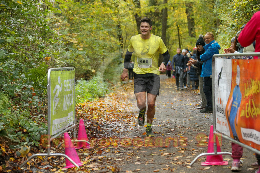 251026_1214_EX1_9993 | Sportfotografie im Rhein-Sieg Kreis, Köln, Bonn, NRW, Rheinland Pfalz, Hessen, etc. Unser Tätigkeitsfeld umfasst den Laufsport vom Volkslauf über den Marathon, Duathlon, Triathon bis zum Ultralauf wie Kölnpfad Ultra oder Schindertrail.