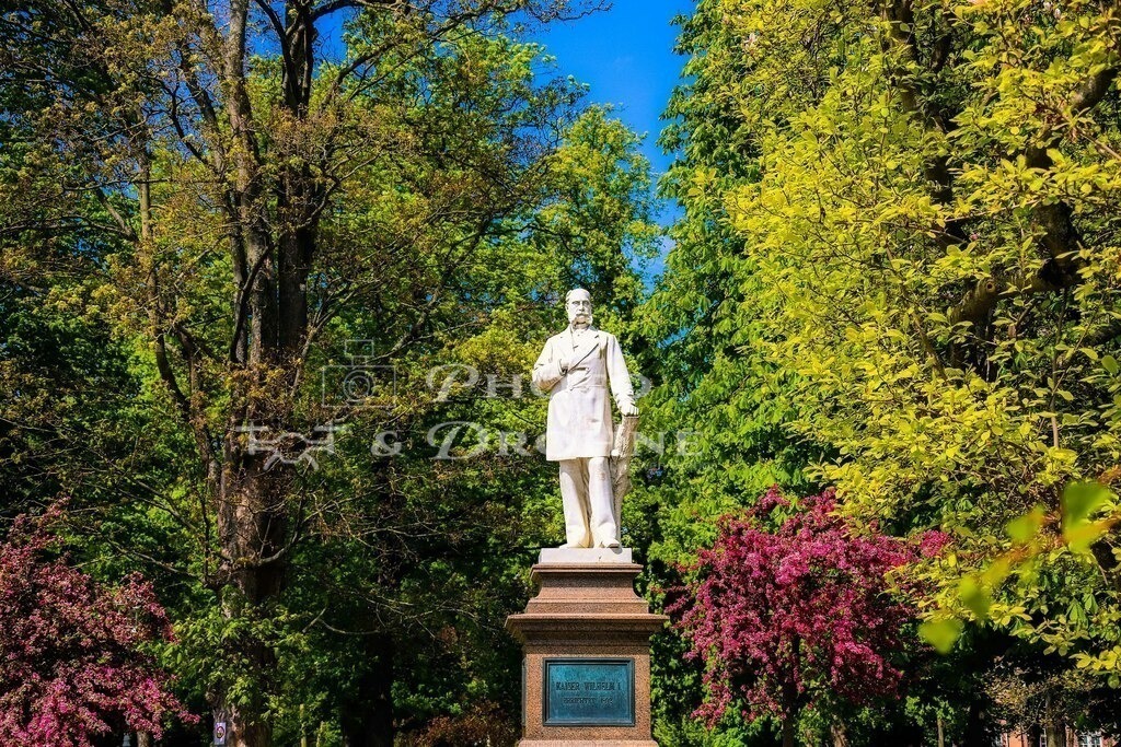 Denkmal Kaiser Wilhelm I Bad Ems-8713 | Das Denkmal von Kaiser Wilhelm I steht im Kurpark von Bad Ems.Der Kaiser und seine Familie waren hier zu Gast. - Realisiert mit Pictrs.com