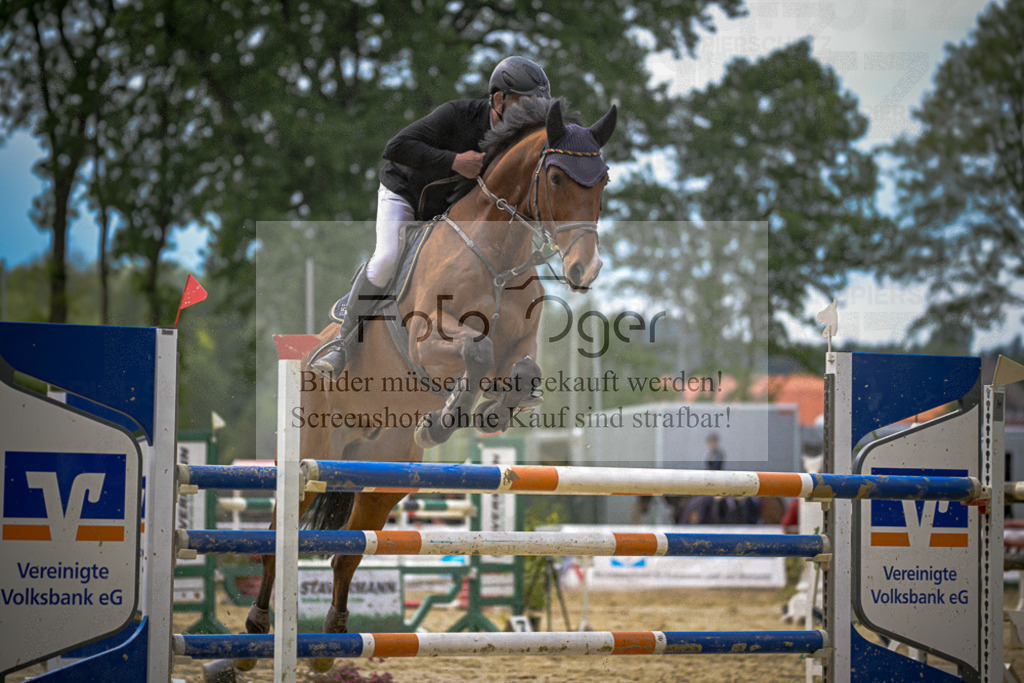 20240505-DOS_2250 | Entdecke hochwertige Reitturnierfotos von Foto Oger. Professionell, emotional und authentisch – jetzt Lieblingsmomente im Shop bestellen.Deutschlandweite Turnierfotografie. - Realisiert mit Pictrs.com