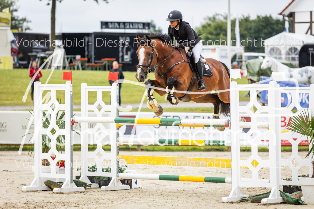 BHO-2PhSpr-M-060 | MomenTaufnahmen Pferdesportfotos