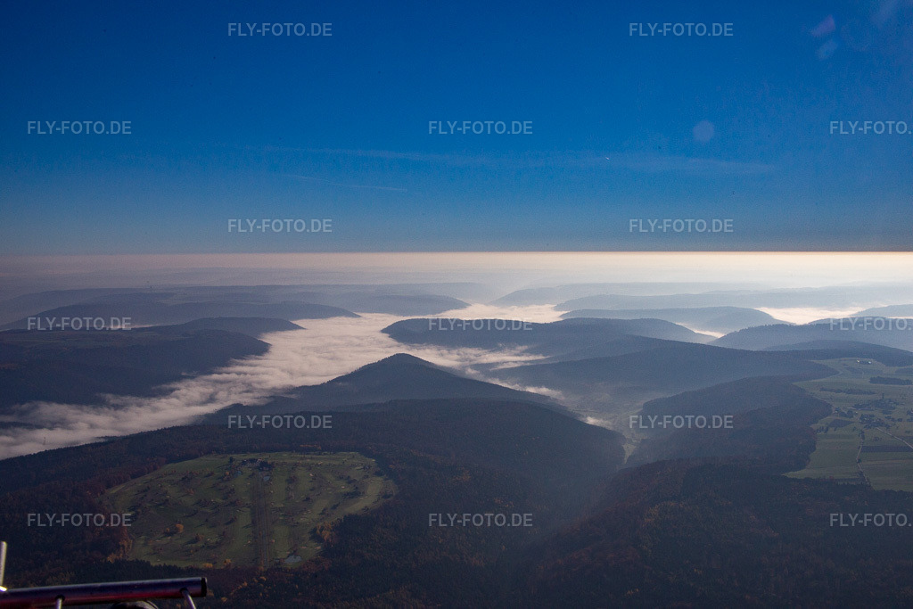 Luftbild: Golfclub Sansenhof im Ortsteil Ohrenbach in Weilbach im Bundesland Bayern in Deutschland. Foto: IMG_084976.jpg vom 01.11.2015 durch Werner Riehm/FLY-FOTO.de