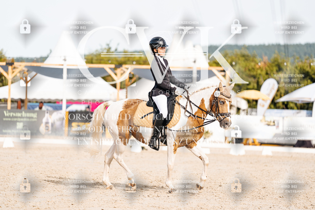 CK904788 | Turnierfotografie Pferdefotografie Trier Rheinland-Pfalz Pferdesport Reitsport Tierfotografie Sportfotografie Pferdevideo Pferdevideografie Equestrianvideography equestrianphotography  - Realisiert mit Pictrs.com