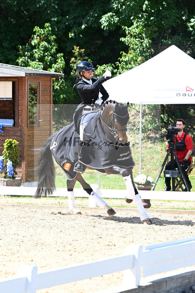 Goldenes Reitabzeichen_Adrian Munoz Jurado_11254518 | hf-fotografie - Realisiert mit Pictrs.com