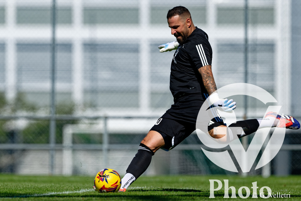 2eme ligue - FC Onex v CS Italien |  during the 2eme ligue match between FC Onex and CS Italien at Stade municipal d'Onex in Geneva, Switzerland
