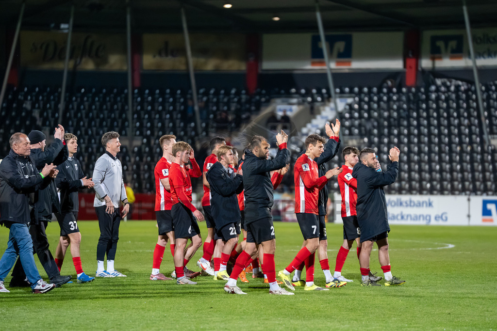 SG Sonnenhof Großaspach vs. SGV Freiberg, Fussball, Regionalliga Suedwest, 30. Spieltag, 22.04.2026 | SG Sonnenhof bedankt sich bei den Fans,SG Sonnenhof Großaspach vs. SGV Freiberg, Fussball, Regionalliga Suedwest, 30. Spieltag, 22.04.2026