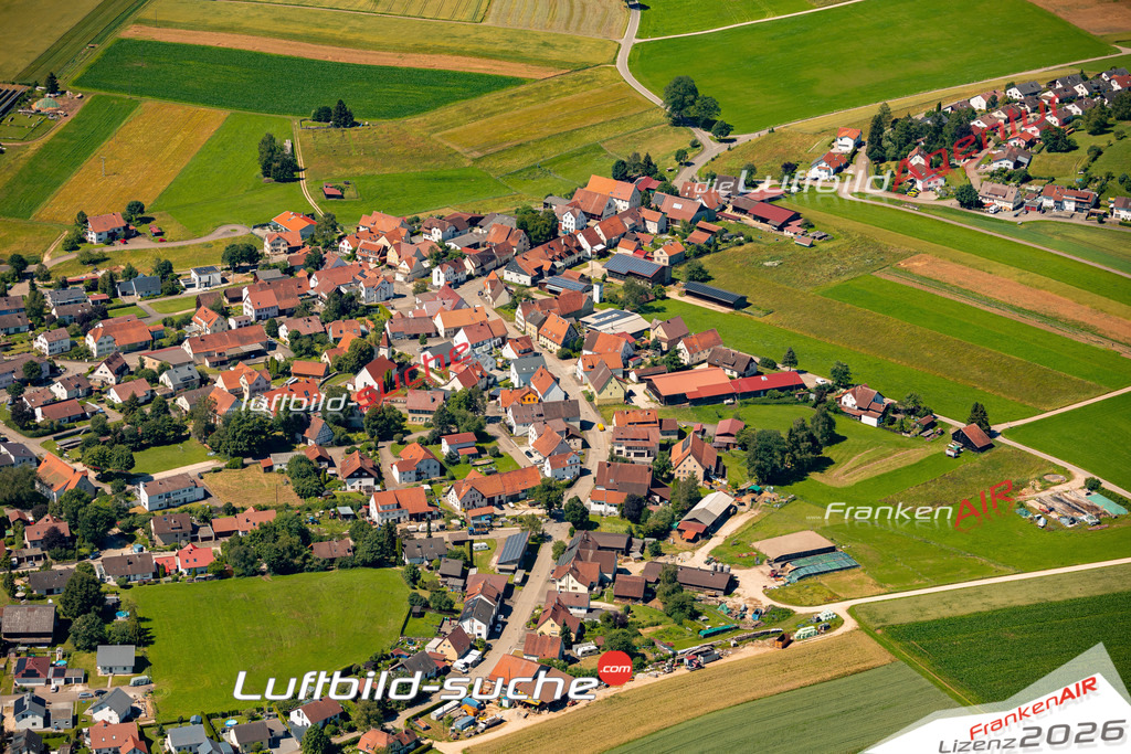 Das Luftbild zeigt : Kohlstetten Engstingen - Die Luftaufnahme wurde 2024 vom UL-Flugzeug aus erstellt ( keine Drohne ) - Hochauflösende Luftaufnahme - Für grossformatige Ausdrucke geeignet. Die Geschenkidee !Mit Lizenz und Bildrechte bestellbar