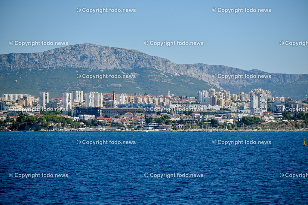 Kroatien_ Split_ 21.07.2025-8 | 21.07.2025, Kroatien, HRV, Split, Hafen, im Bild Themenbild, Stadtansichten, Skyline, Meer, Adria, Touristen, Tourismus, Feature, SymbolbildSplit zweitgroesste Stadt Kroatiens. Die Stadt ist Verwaltungssitz der Gespanschaft Split-Dalmatien 