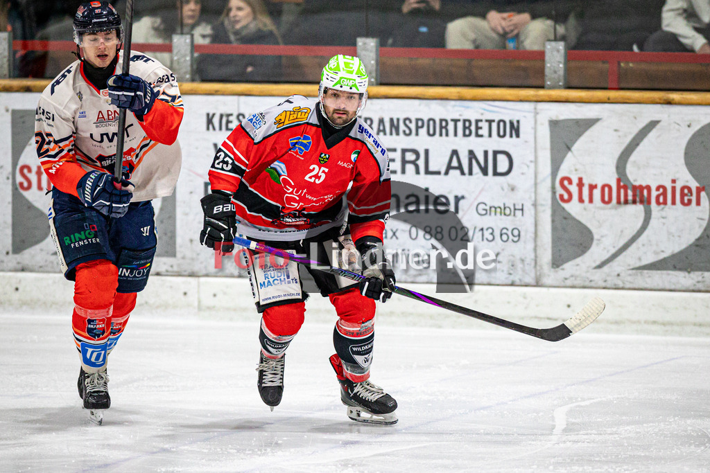 TSV Peißenberg MINERS gegen ESC Kempten SHARKS | Eishockey Bayernliga Herren Pre-Playoffs 2024/25, TSV Peißenberg MINERS gegen ESC Kempten SHARKS, 20250131,Marius KLEIN (MINERS 25) in Aktion, Freisteller,2025-01-31 in Peißenberg (Eisstadion Peißenberg)Marius KLEIN (MINERS 25)Copyright: WolfgangxLindner foto-lindner.de