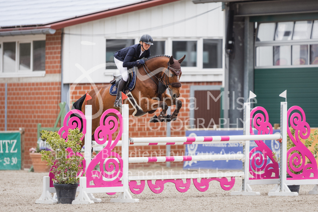 230516_Mühlen_04SprPf-L-416 | Deine schönsten Turniermomente als professionelle Fotos! Entdecke hochwertige Pferdesport-Fotografie im Online-Shop. Jetzt Fotos finden & bestellen!