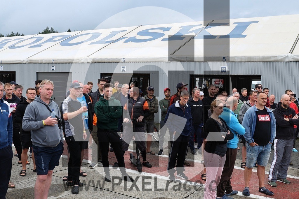 social-20240604_33497 | Schöne Erinnerungen an spannende Momente - das festzuhalten ist unser Job. PIXELrace.de ist seit 2003 auf den Rennstrecken Europas unterwegs um die Action draußen beim Fahren und die wunderbare Stimmung imm Fahrerlager für euch einzufangen.