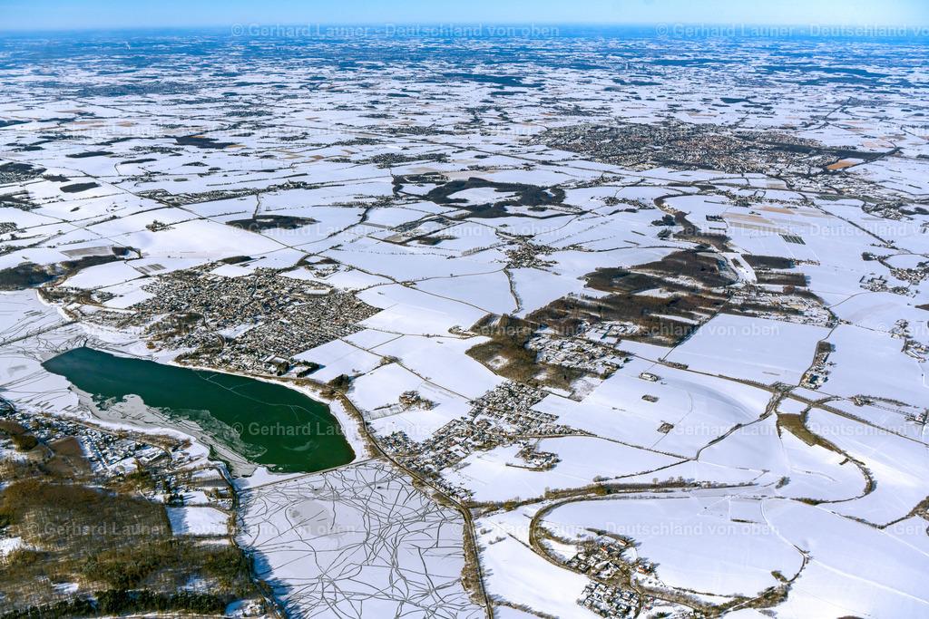 4043682 | GüNNE 13.02.2021 Winterlich schneebedeckte Staubecken und Uferbereiche am Stausee " Möhnsee " in Günne im Ruhrgebiet im Bundesland Nordrhein-Westfalen, Deutschland. Weiterführende Informationen bei: Ruhrverband. // Wintry snowy impoundment and shore areas at the lake " Moehnsee " in Guenne at Ruhrgebiet in the state North Rhine-Westphalia, Germany. Further information at: Ruhrverband. Foto: Gerhard Launer