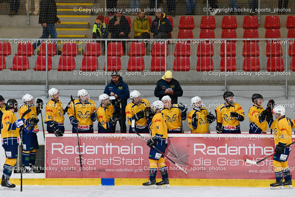 EC Feld am See vs. ELV Zauchen 15.1.2023 | Spielerbank ELV Zauchen, Assistentcoach ELV Zauchen Florian Rutar, Headcoach ELV Zauchen Grünwald Lukas