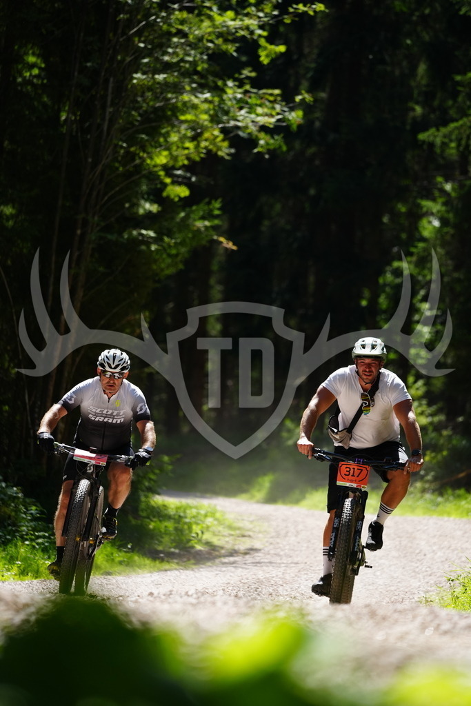FC102199 | Fotogalerie der Treibjagd im Dunkelwald - Dein MTB Etappenrennen im Erzgebirge - Realisiert mit Pictrs.com