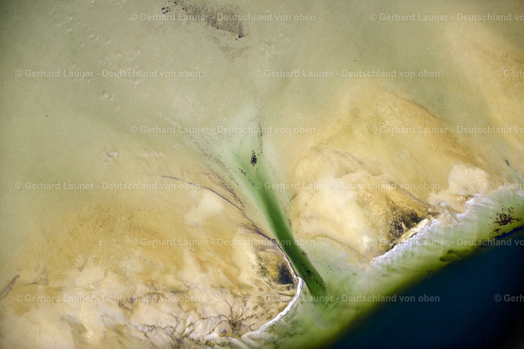 3638074 | Nationalpark Vorpommersche Bodenlandschft, INSEL HIDDENSEE 25.08.2016 Sandbank- Landfläche entlang der Fahrrinne zwischen der Insel Hiddensee und der Halbinsel Bock an der Ostseeküste im Bundesland Mecklenburg-Vorpommern, Deutschland. // Sandbank land area along the fairway between the island of Hiddensee and the peninsula of Bock on the Baltic Sea coast in the state of Mecklenburg - Western Pomerania, Germany. Foto: Gerhard Launer