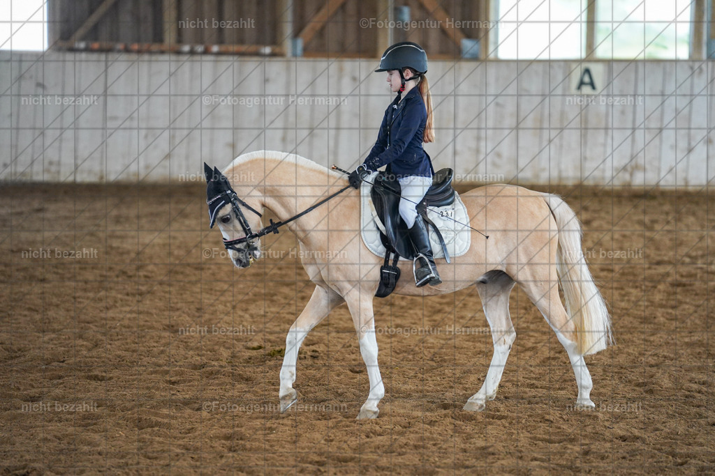 20230520-FAH05156 | Frühjahrsturnier, Landsberg am Lech, 2023, Reitclub Landsberg, Turnierbilder, Fotos Turnier Landsberg, Fotoagentur Herrmann, Turnierfotografen Bayern, Reitsport Fotograf, Pferde Fotograf