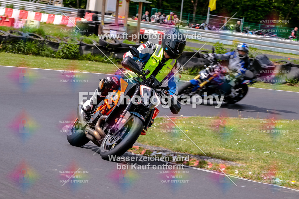 MotoTeamVBK-20968 | Hier findet Ihr Bilder von Touristenfahrten auf der Nürburgring Nordschleife oder von anderen Veranstaltungen die ich besucht habe. Viel Spass beim Durch Schauen 