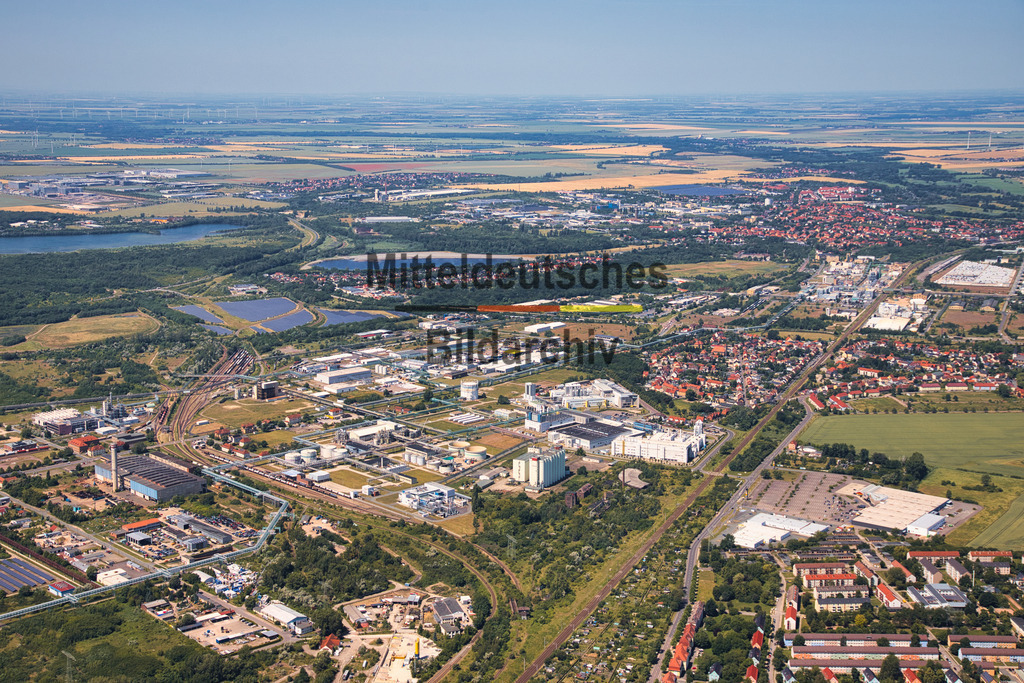 3-50_Bitterfeld-Wolfen_IMG_Bitterfeld_7426 | Die schönsten Luftbilder von Sachen-Anhalt & Mitteldeutschland als Bilddatenbank zur kommerziellen Nutzung. Nutzen Sie unsere Erfahrung seit 2005 in der Luftbildfotografie. - Realisiert mit Pictrs.com