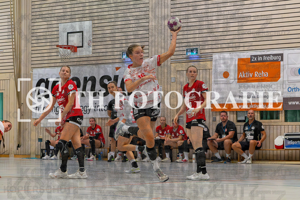 DEU, HSG Freiburg - TG Nuertingen, Handball, 2. Handball-Bundesliga, Saison 2023/2024, 04. Spieltag, Saison 2023/2024, 07.10.2023 | Maileen Seeger (TG Nuertingen, #16) beim Wurf.

DEU, HSG Freiburg - TG Nuertingen, Handball, 2. Handball-Bundesliga, Saison 2023/2024, 04. Spieltag, Saison 2023/2024, 07.10.2023

Foto: Eibner-Pressefoto/Thomas Hess