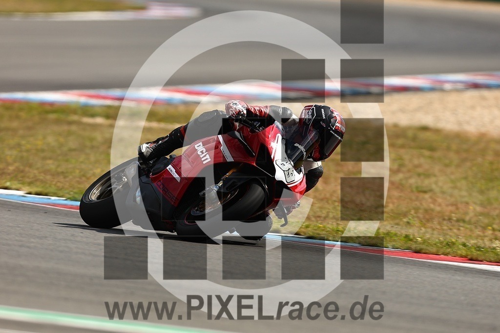 0089-20250829_01253 | Schöne Erinnerungen an spannende Momente - das festzuhalten ist unser Job. PIXELrace.de ist seit 2003 auf den Rennstrecken Europas unterwegs um die Action draußen beim Fahren und die wunderbare Stimmung imm Fahrerlager für euch einzufangen.