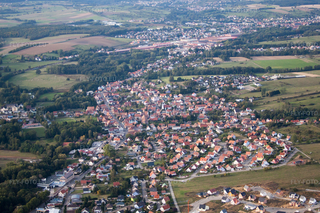 Vue aérienne: Vue de la ville à Griesbach dans le département Bas Rhin, France – .Photo: IMG_53649.jpg prise le 30/09/2012 par Werner Riehm/FLY-FOTO.eu – Résolution de l'original: 4752 x 3168 px
