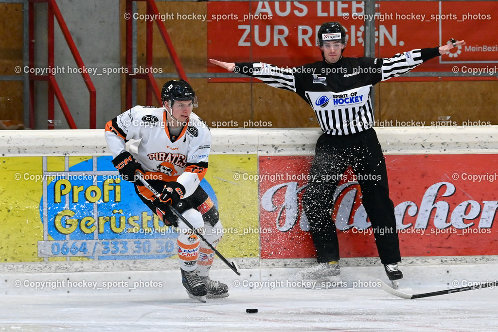 EC Hornets Spittal vs. USC Piraten Velden 18.2.2024 | #17 Hobitsch Samuel USC Velden, Puff Wolfga, EC Hornets Spittal vs. USC Piraten Velden 18.2.2024, EC Hornets Spittal vs. USC Piraten Velden 18.2.2024 am 18.02.2024 in Spittal an der Drau (Eissportzentrum Spittal), Austria, (Photo by Bernd Stefan)