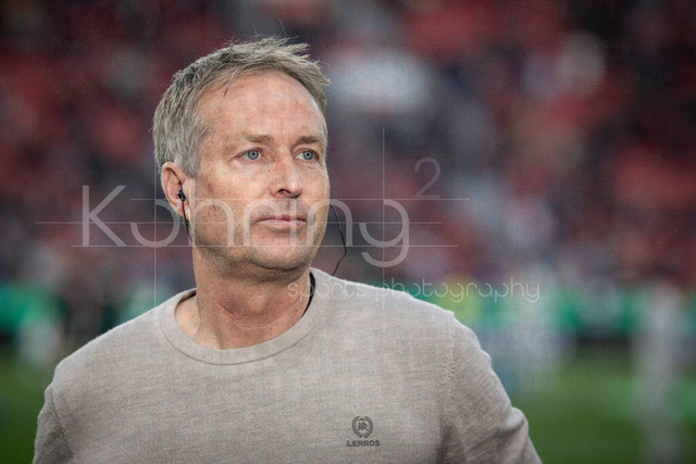 DFB Cup semifinal match Bayer 04 Leverkusen vs. FC Bayern Munich, 22.04.2026 | LEVERKUSEN, GERMANY - APRIL 22, 2026: Kasper Hjulmand (Head Coach Bayer 04 Leverkusen) before the German DFB Cup semifinal match between Bayer 04 Leverkusen vs. FC Bayern Munich at BayArena on April 22, 2026 in Leverkusen, Germany. DFL REGULATIONS PROHIBIT ANY USE OF PHOTOGRAPHS AS IMAGE SEQUENCES AND/OR QUASI-VIDEO.