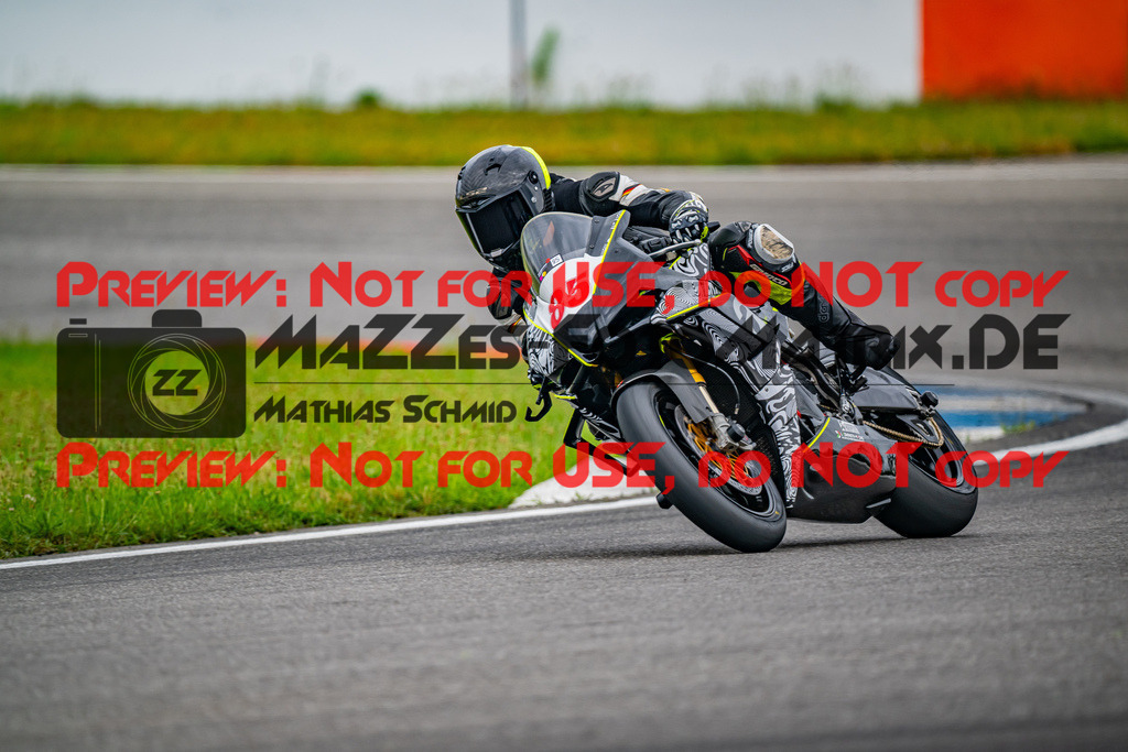 MaZZes_FotoMatrix_240701_6007705_3390 | WEISS