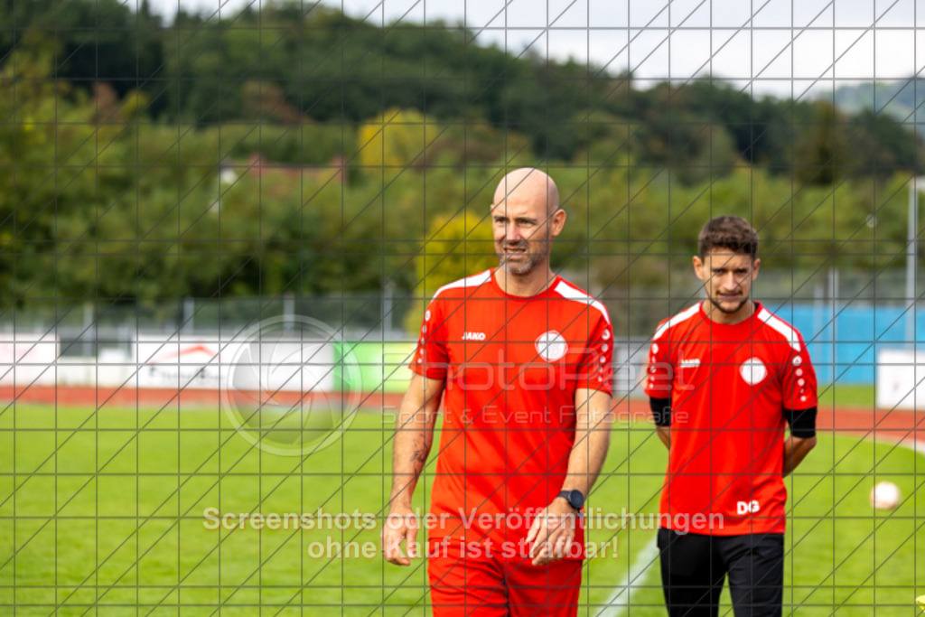 20250928_144025_0602 | #,1.FC Donzdorf (schwarz) vs. TV Derendingen (rot), Fussball, Frauen-Verbandsliga Württemberg, 03. Spieltag, Saison 2025/2026, Rasenplatz Lautertal Stadion, Süßener Straße 16, 73072 Donzdorf, 28.09.2025 - 13:00 Uhr,Foto: PhotoPeet-Sportfotografie/Peter Harich