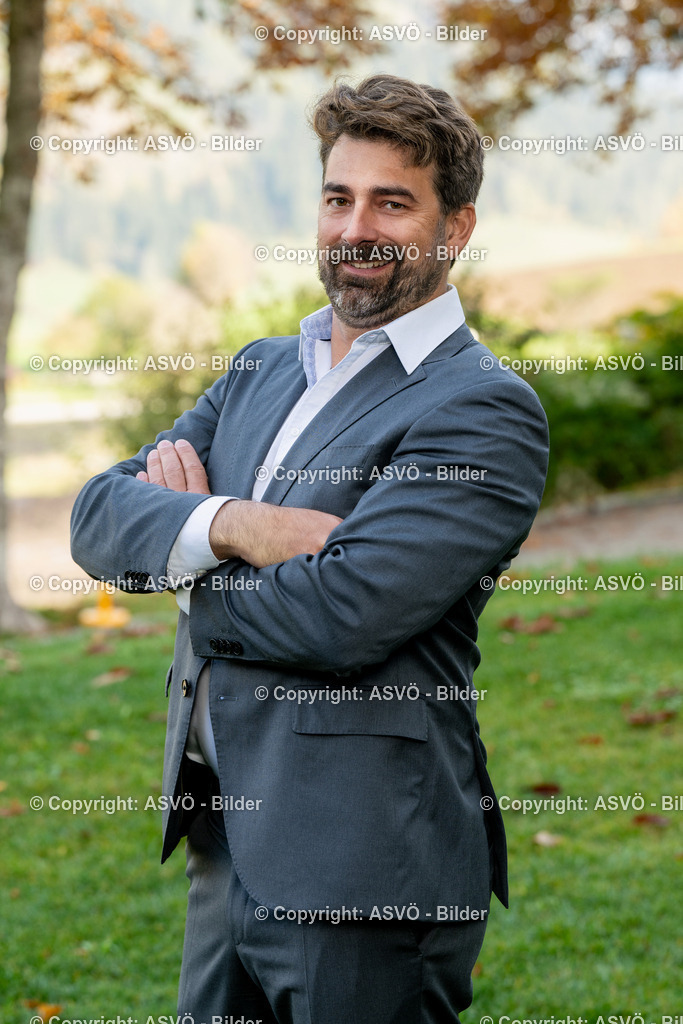 Dominique Weisang_ ASVÖ Salzburg-4 | 19.10.2024, Aigen im Ennstal, AUT, ASVÖ, Porträt Bilder Bundesvorstandsitzung 2024 im Imlauer Hotel Schloss PichlarnDominique Weisang©ASVÖ / Harald Dostal  - Realisiert mit Pictrs.com