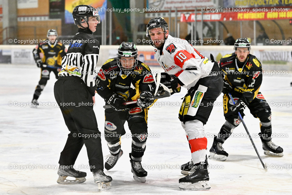 EC MET PHOTOVOLTAIK HORNETS SPITTAL vs. EV ZELTWEG MURTAL LIONS | Frieser Alexander Referee, #11 Kucher Florian EC Hornets Spittal, #10 Sulzer Mario EV ZELTWEG MURTAL LIONS, #22 Thaler Tim EC Hornets Spittal, EC MET PHOTOVOLTAIK HORNETS SPITTAL vs. EV ZELTWEG MURTAL LIONS, EC MET PHOTOVOLTAIK HORNETS SPITTAL vs. EV ZELTWEG MURTAL LIONS am 08.02.2026 in Spittal an der Drau (Eissportzentrum Spittal), Austria, (Photo by Bernd Stefan)