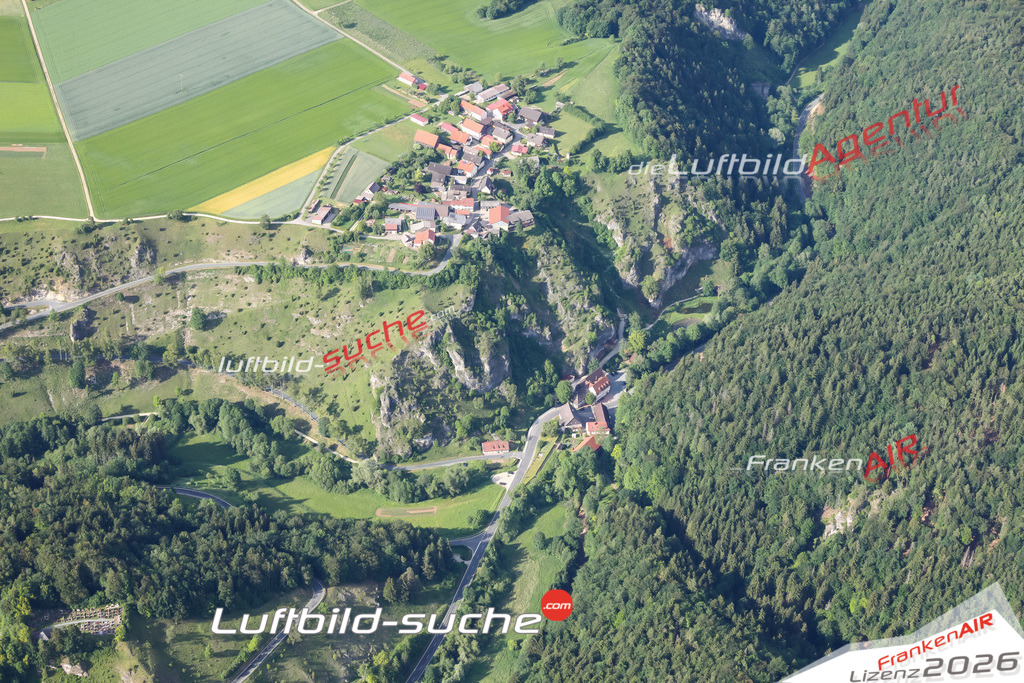 Die Luftaufnahme Kleinziegenfelder-tal - Weismain wurde vom UL-Flugzeug (keine Drohne) aus fotografiert.Hohe Druck- Auflösung-die Geschenkidee!
