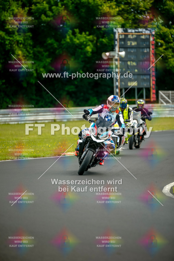 VBK-4609 | Hier findet Ihr Bilder von Touristenfahrten auf der Nürburgring Nordschleife oder von anderen Veranstaltungen die ich besucht habe. Viel Spass beim Durch Schauen 