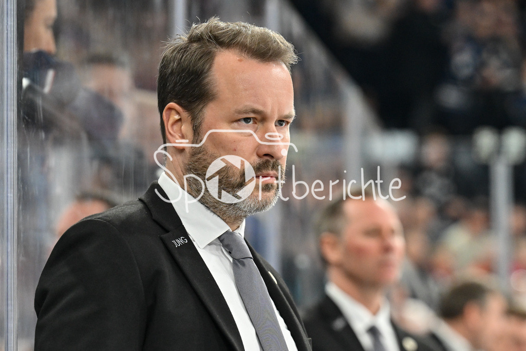 EHC RB München - Augsburger Panther | im Bild Thomas DOLAK CO-Trainer Augsburger Panther / Freisteller / Einzelfoto / DEL: EHC RB Muenchen - Augsburger Panther, SAP Garden am 23.11.2024