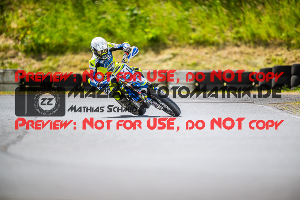 MaZZes_FotoMatrix_220528_1045 | Fotograf Mathias Schmid
Sportfotograf,
Eventfotograf,
Hochzeitsfotograf,
Portraitfotograf