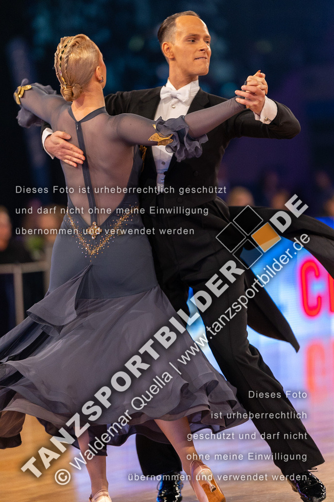 20231111-11151 | Hier finden Sie Tanz Bilder vom Latein und Standard Formationen tanzen. Sportbilder vom Tanzsport. Schöne Fotos und von Weltmeisterschaft, Europameisterschaft, Bundesliga, Regionalliga, Oberliga und Landesliga sowie von GOC Stuttgart, DanceComp, WM Bremen