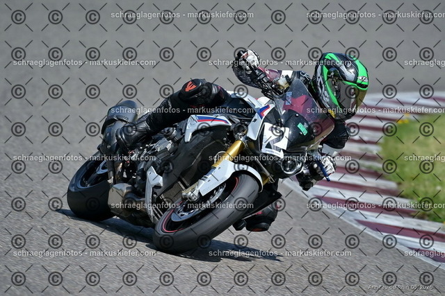 26BT02-1663 | markuskiefer.com - Realisiert mit Pictrs.com